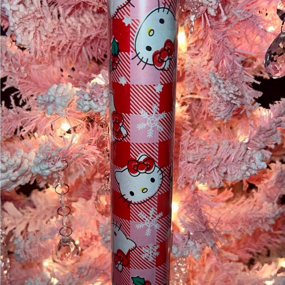Hello Kitty Christmas Gift wrapping paper Plaid print NWT 50 sq ft - Picture 2 of 5